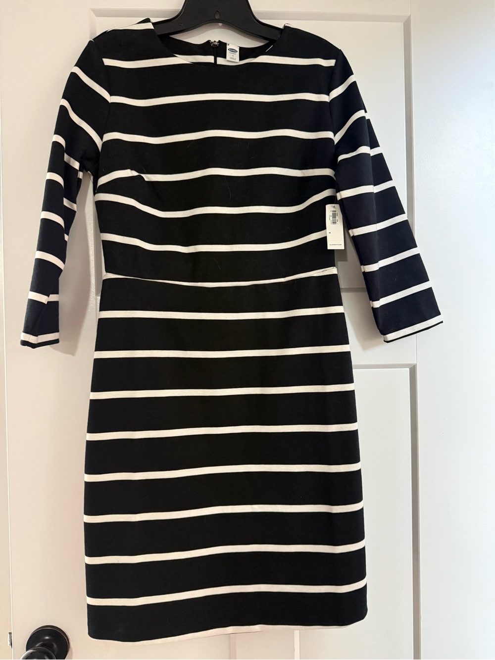NEW! Black/white dress